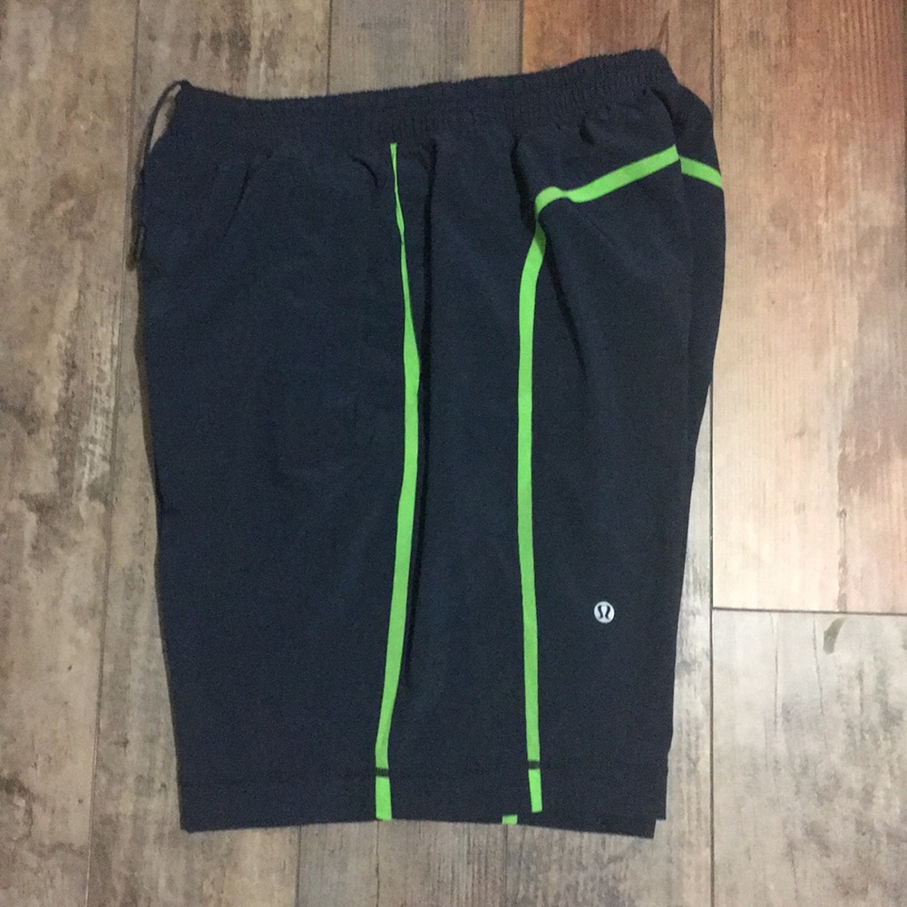 Lululemon Pace Breaker shorts 9” with liner